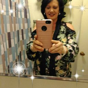 Meet your Posher, Selena